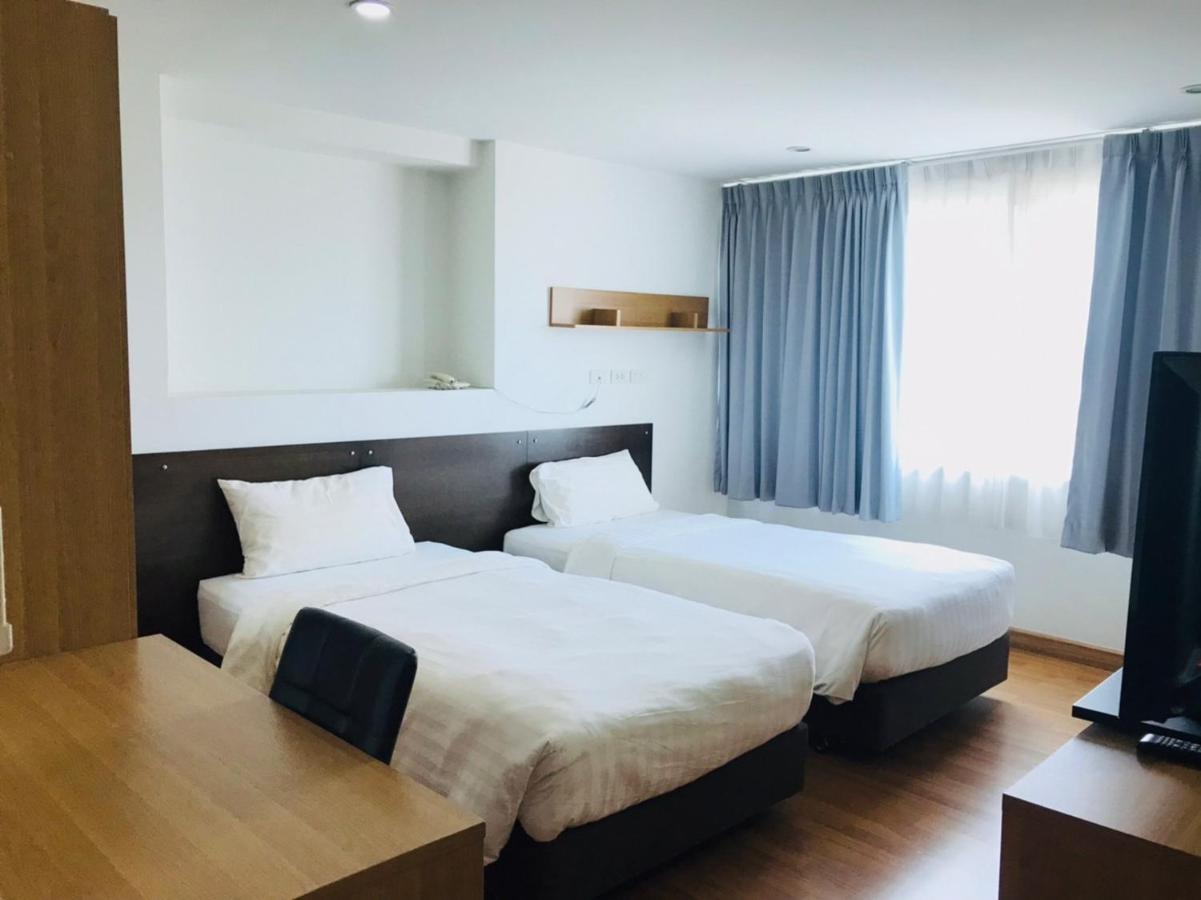 Winner Serviced Apartment Si Maha Phot Exteriör bild