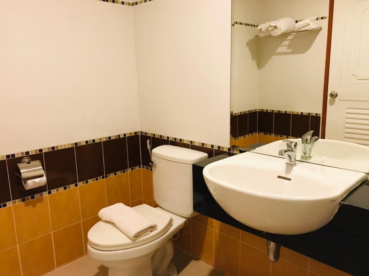 Winner Serviced Apartment Si Maha Phot Exteriör bild