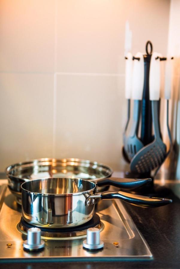Winner Serviced Apartment Si Maha Phot Exteriör bild